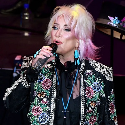 Tanya Tucker with Microphone