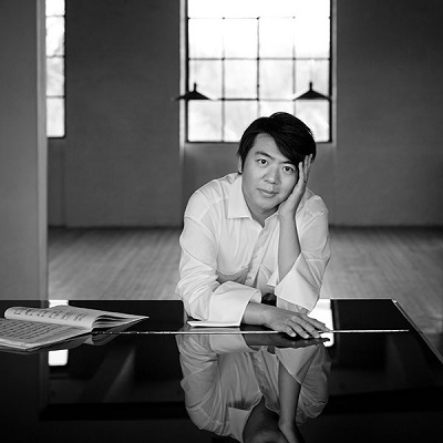 Lang Lang in a black and white photo