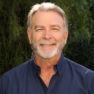 Bill Engvall posing